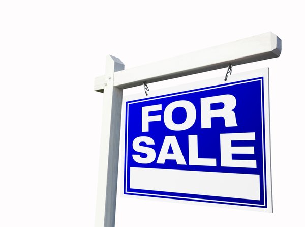 Boostez votre vente avec un panneau à vendre adaptable !