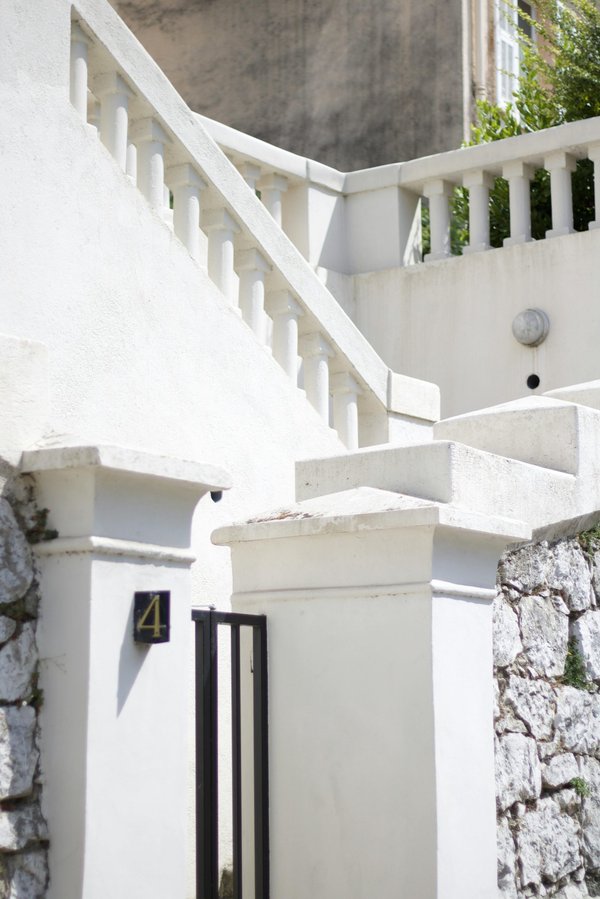 Élégance et modernité : l'escalier 1/4 tournant sur mesure